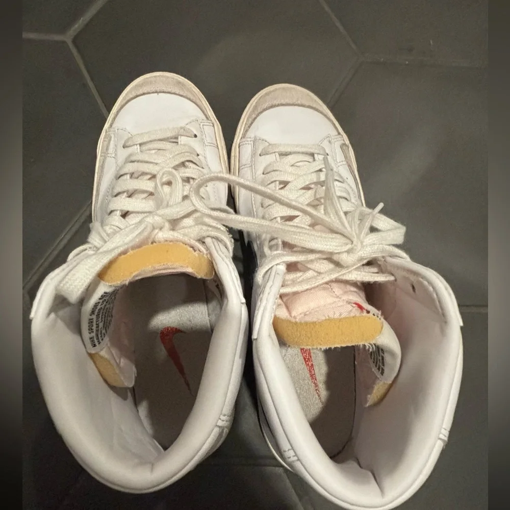 Nike Blazer Mid 77, black and white, women’s size 8.5 high top sneakers - Picture 9 of 12